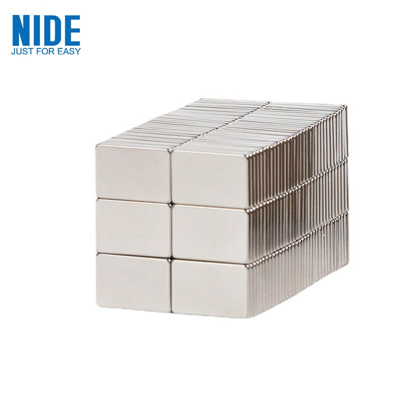 Malakas na Neodymium Magnets Bar Sintered NdFeB Magnet